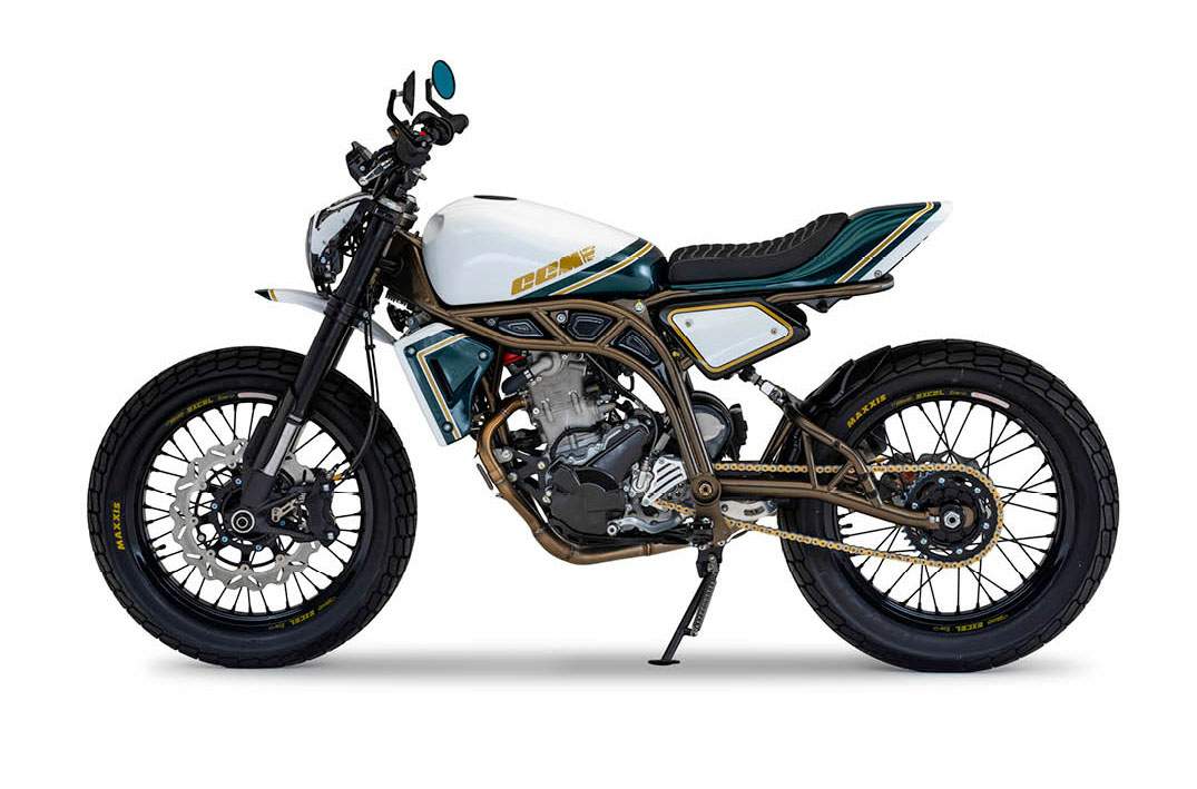 Мотоцикл CCM Street Tracker 2022 фото