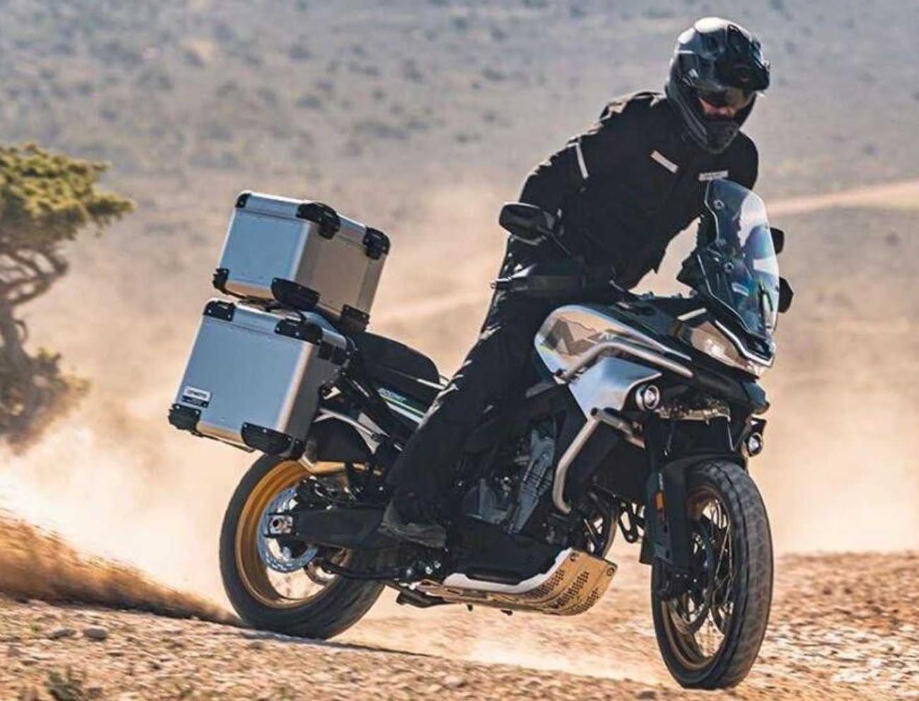 Мотоцикл CFMOTO CFMoto 800MT 2021 фото