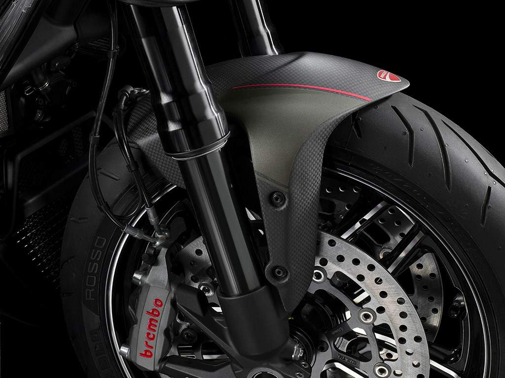 Мотоцикл Ducati Diavel Carbon 2016 фото
