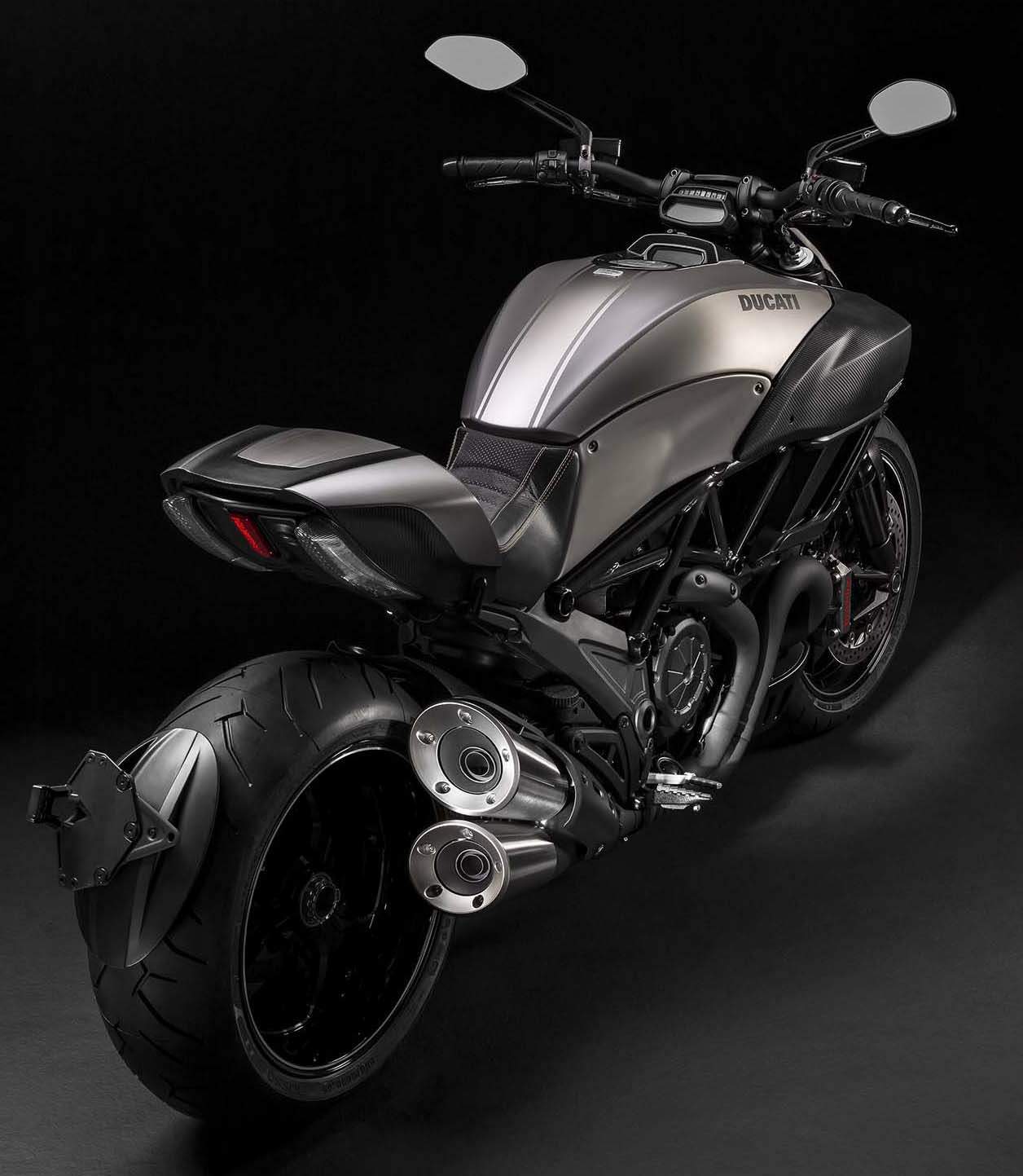 Мотоцикл Ducati Diavel Titanium 2015 фото