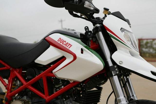 Мотоцикл Ducati Hypermotard 1100 Neiman Marcus L.E. 2009 фото