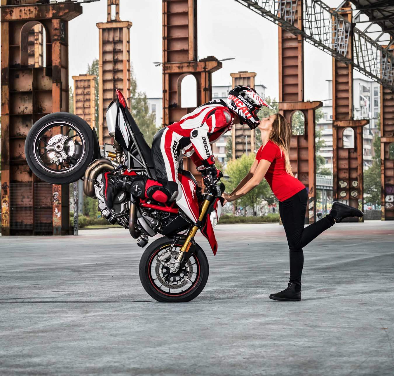 Мотоцикл Ducati Hypermotard 950 SP 2019 фото