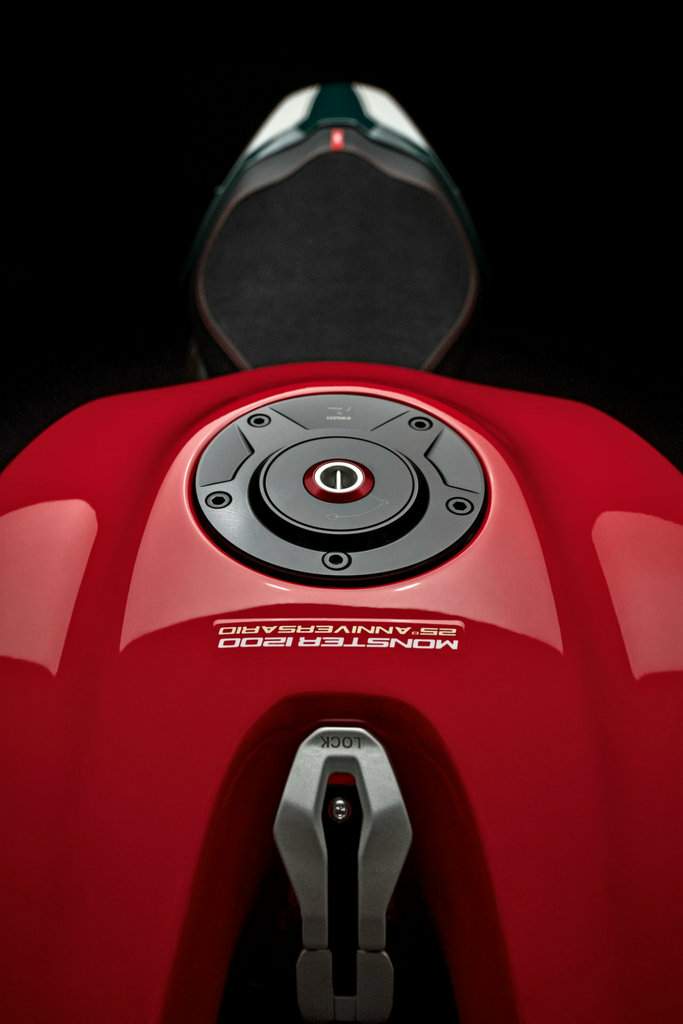 Мотоцикл Ducati Monster 1200 25 Anniversario Limited Edition 2018 фото