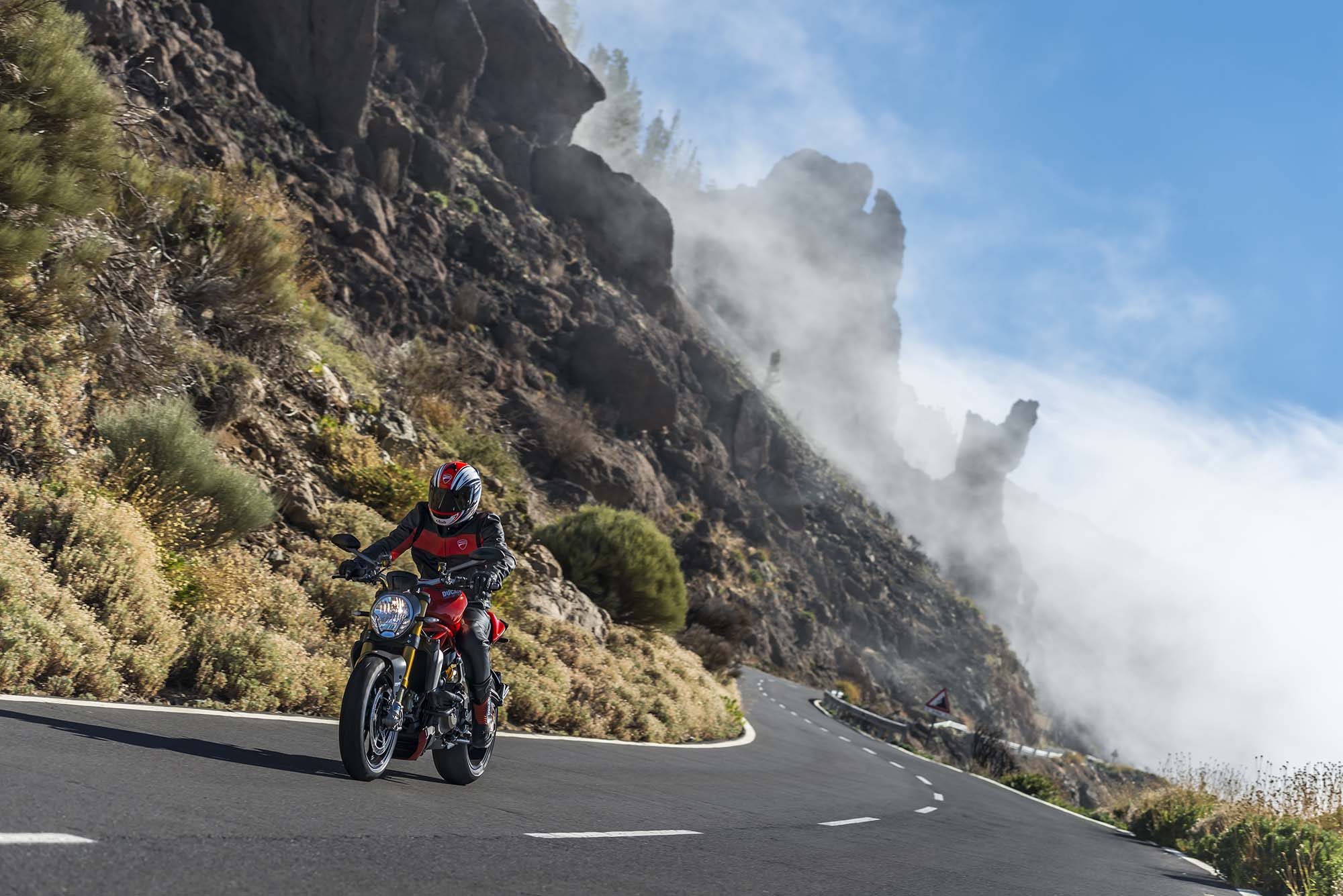 Мотоцикл Ducati Monster 1200S 2014 фото