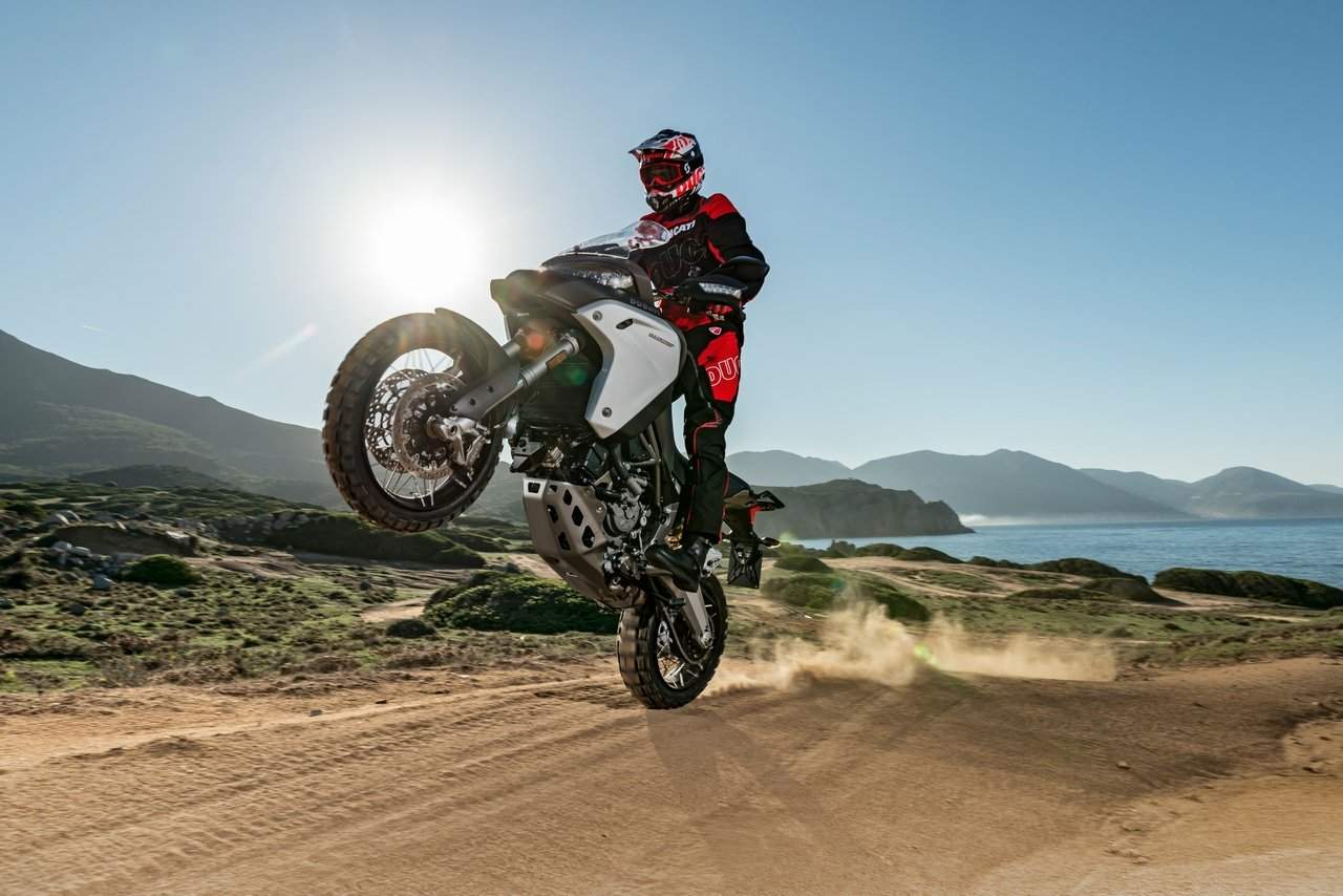 Мотоцикл Ducati Multistrada 1200S DVT Enduro 2017 фото