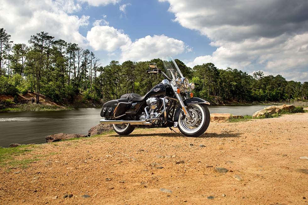 Мотоцикл Harley Davidson FLHRC Road King Classic 2016 фото