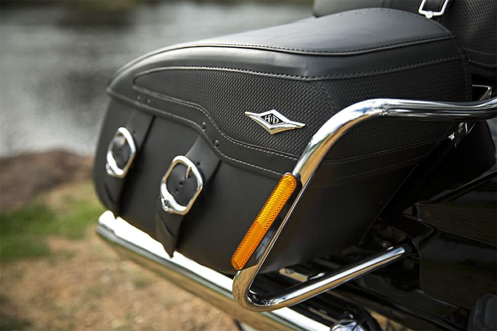 Мотоцикл Harley Davidson FLHRC Road King Classic 2016 фото