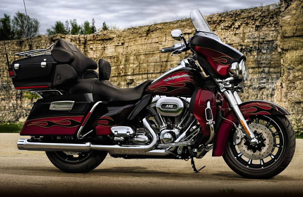 Мотоцикл Harley Davidson FLHTCU SE6 Electra Glide Ultra Classic CVO 2011 фото