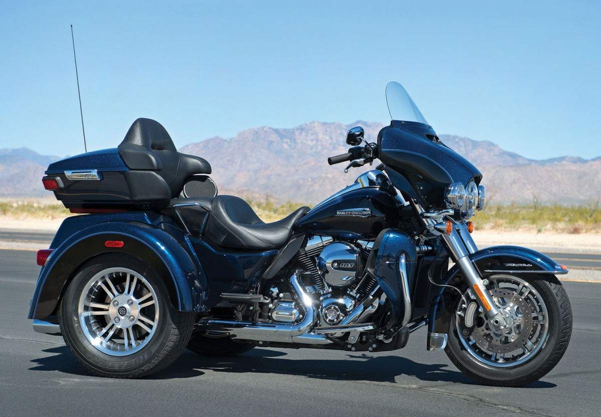 Мотоцикл Harley Davidson FLHTCUTG Tri Glide Ultra Classic 2015 фото