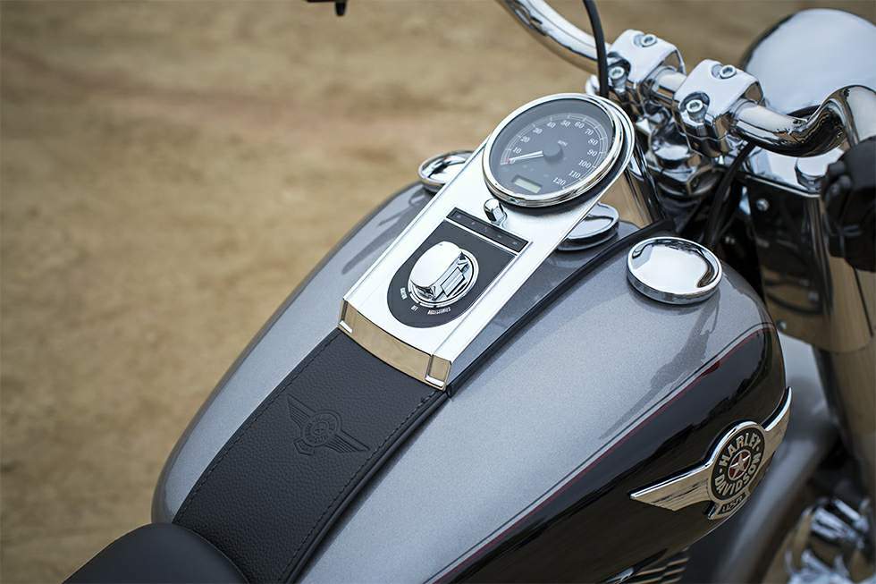 Мотоцикл Harley Davidson Softail Fat Boy 2017 фото