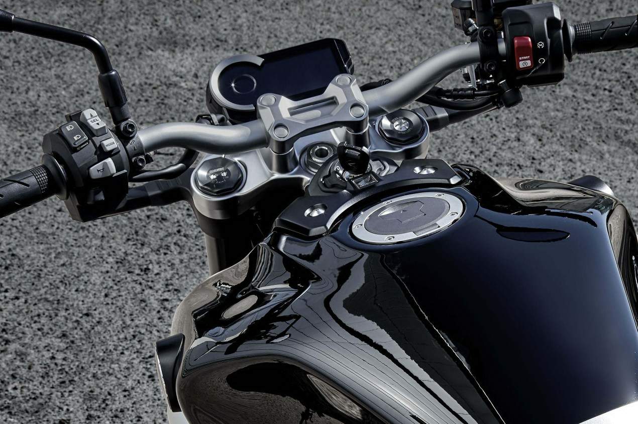 Мотоцикл Honda CB 1000R 2018 фото
