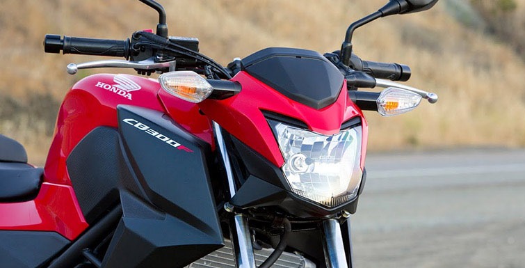 Мотоцикл Honda CB 300F 2015 фото