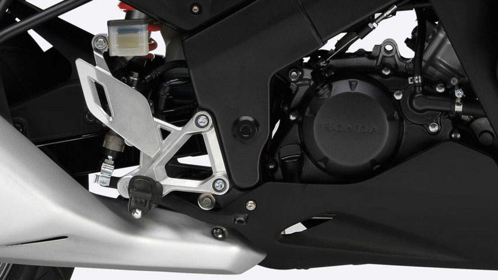 Мотоцикл Honda CBR 125R 2016 фото
