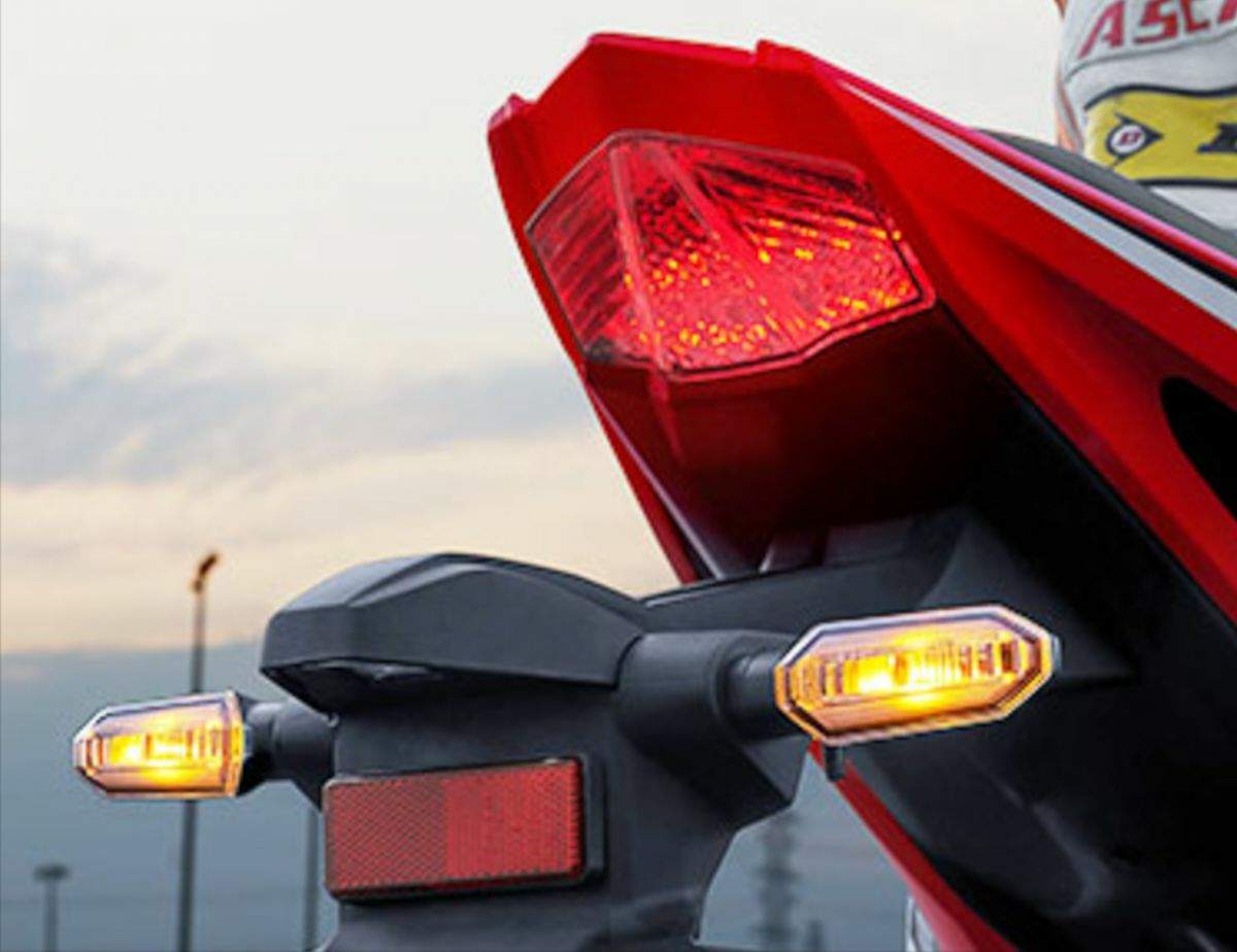 Мотоцикл Honda CBR 150R 2019 фото