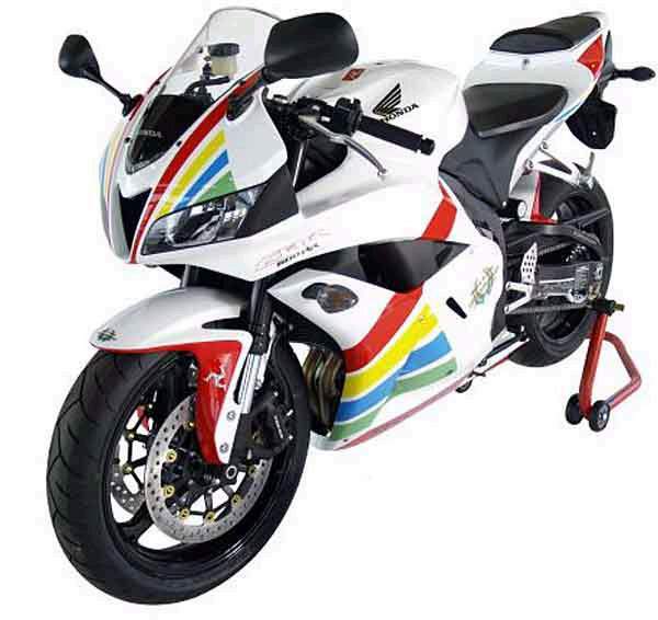 Мотоцикл Honda CBR 600RR Ian Hutchinson TT Replica 2009