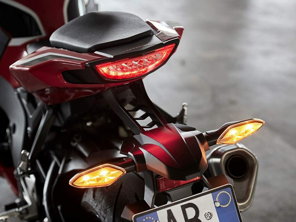 Мотоцикл Honda CBR1000RR 2017 фото