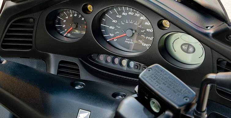 Мотоцикл Honda FJS 600 Silver Wing 2014 фото