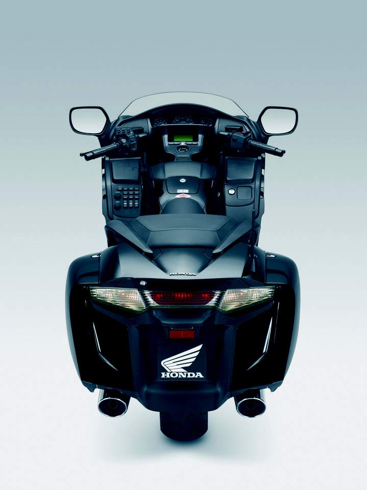 Мотоцикл Honda GLX 1800 Gold Wing F6B 2013 фото