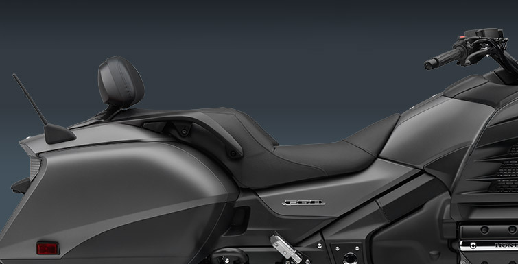 Мотоцикл Honda GLX 1800 Gold Wing F6B 2017 фото
