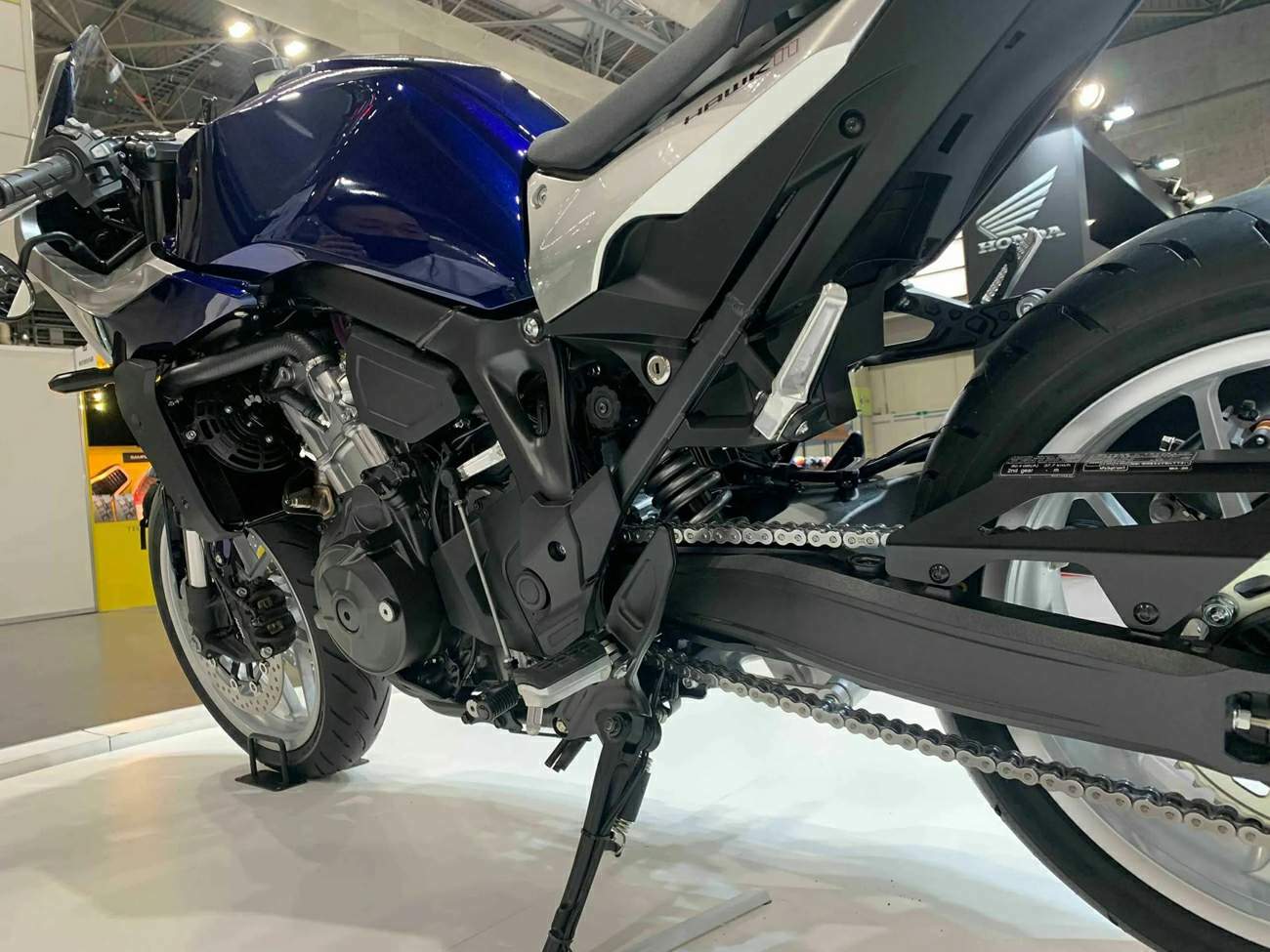 Мотоцикл Honda Hawk-11 2022 фото