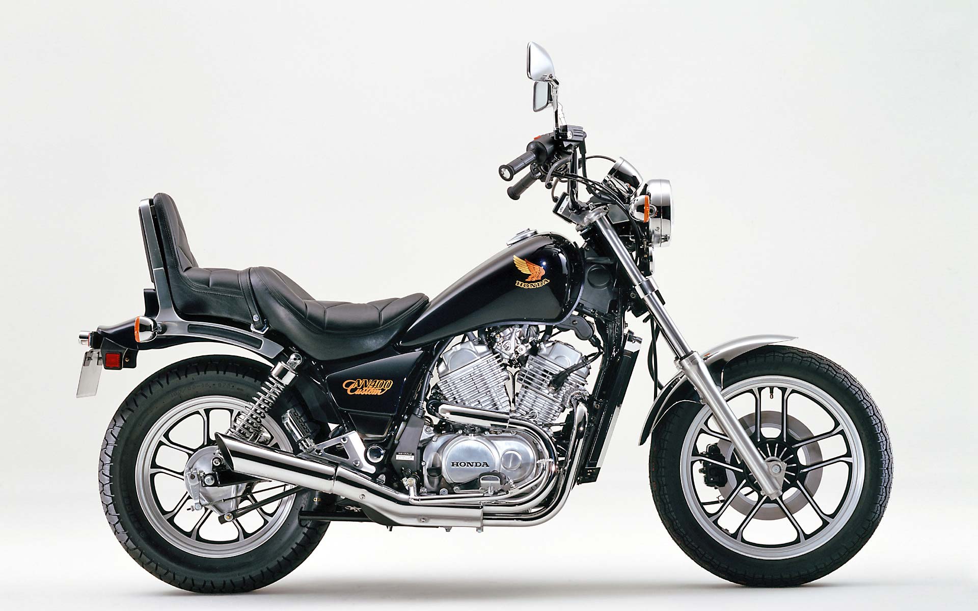 Мотоцикл Honda NV 400 Custom 1983 фото
