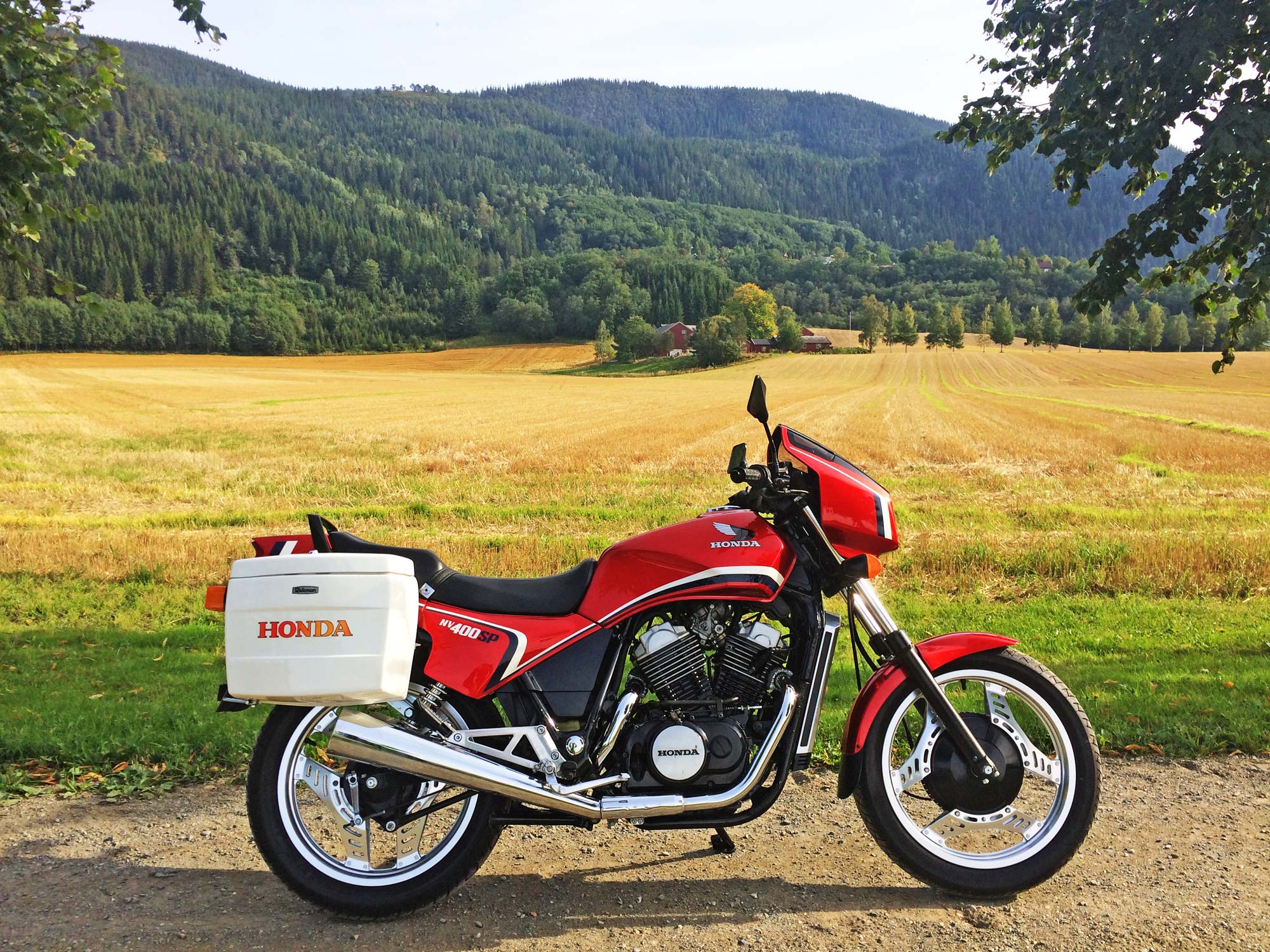 Мотоцикл Honda NV 400SP 1983 фото