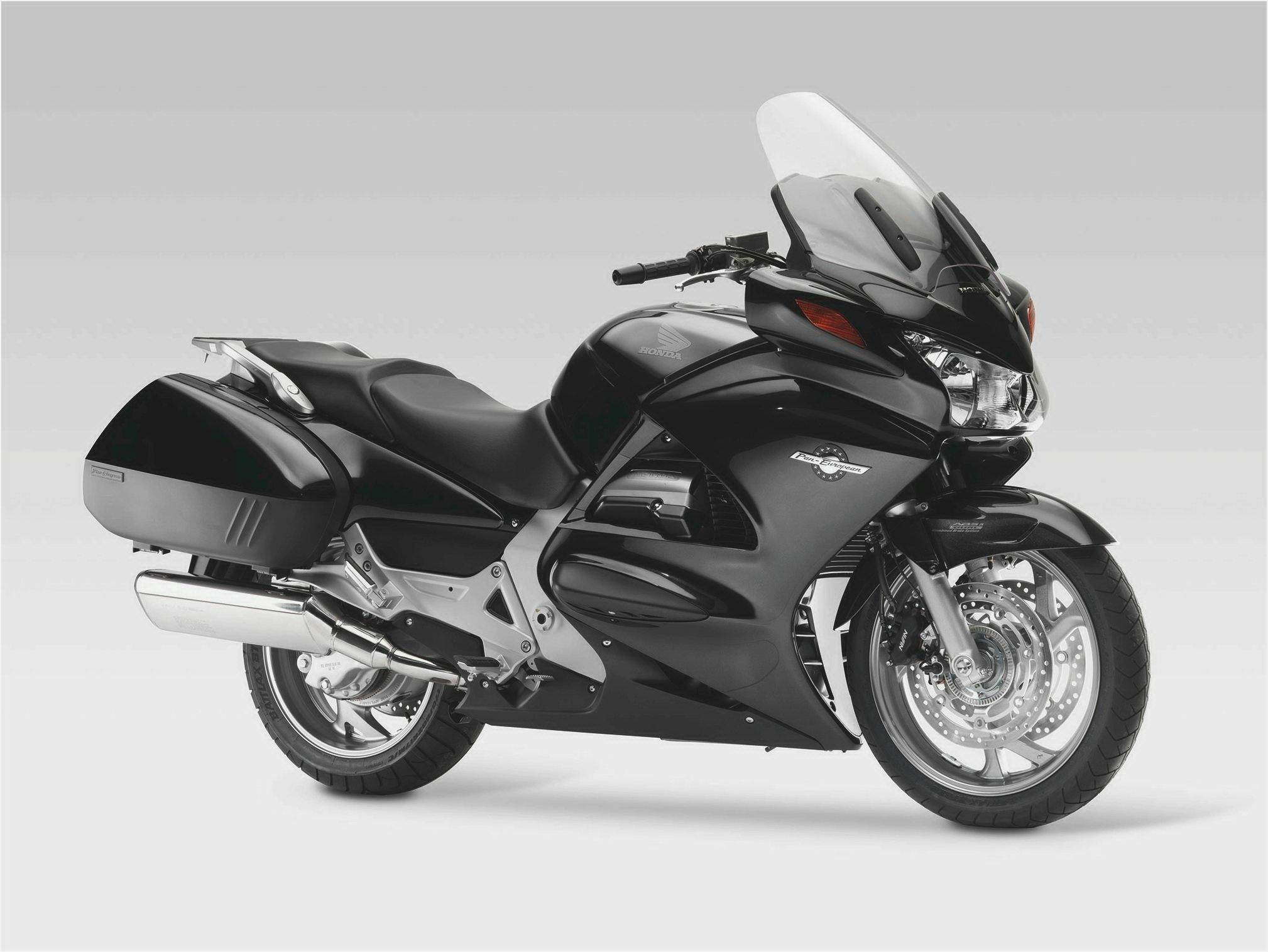 Мотоцикл Honda ST 1300 Pan European 2016 фото