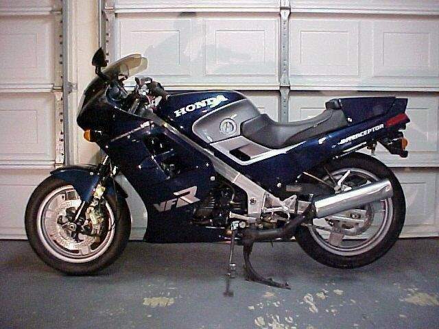 Мотоцикл Honda VFR 700F 1986 фото