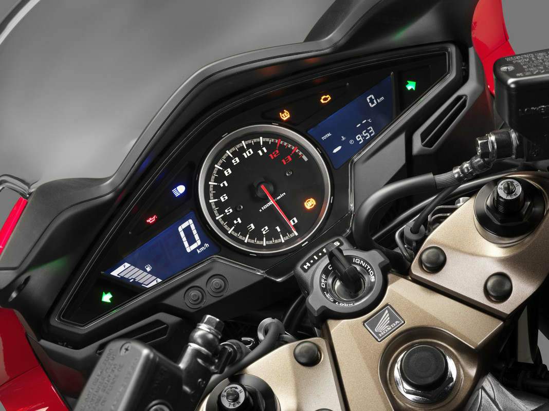Мотоцикл Honda VFR 800F Interceptor 2014 фото