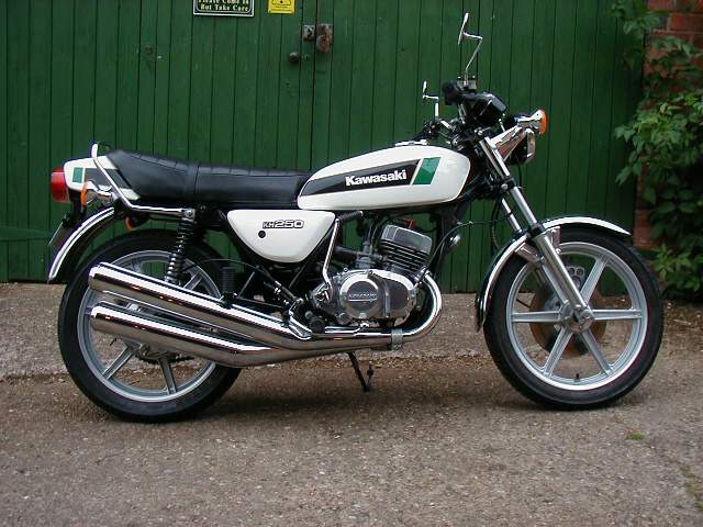 Мотоцикл Kawasaki KH 250 1980 фото