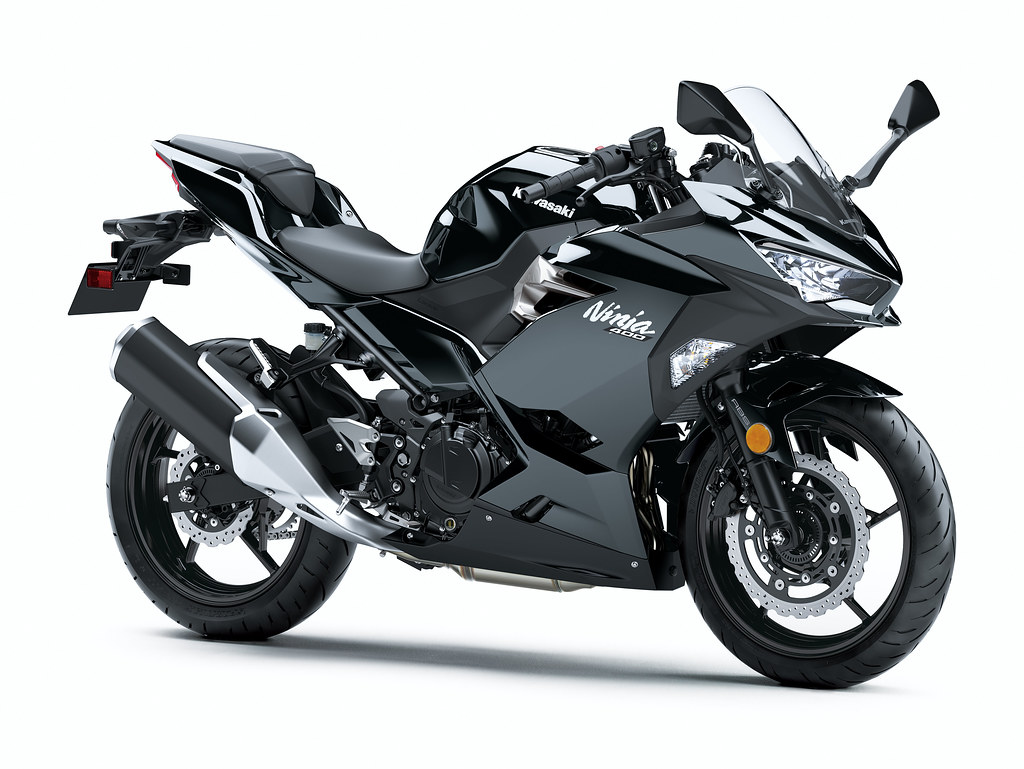 Мотоцикл Kawasaki Ninja 400 2021 фото