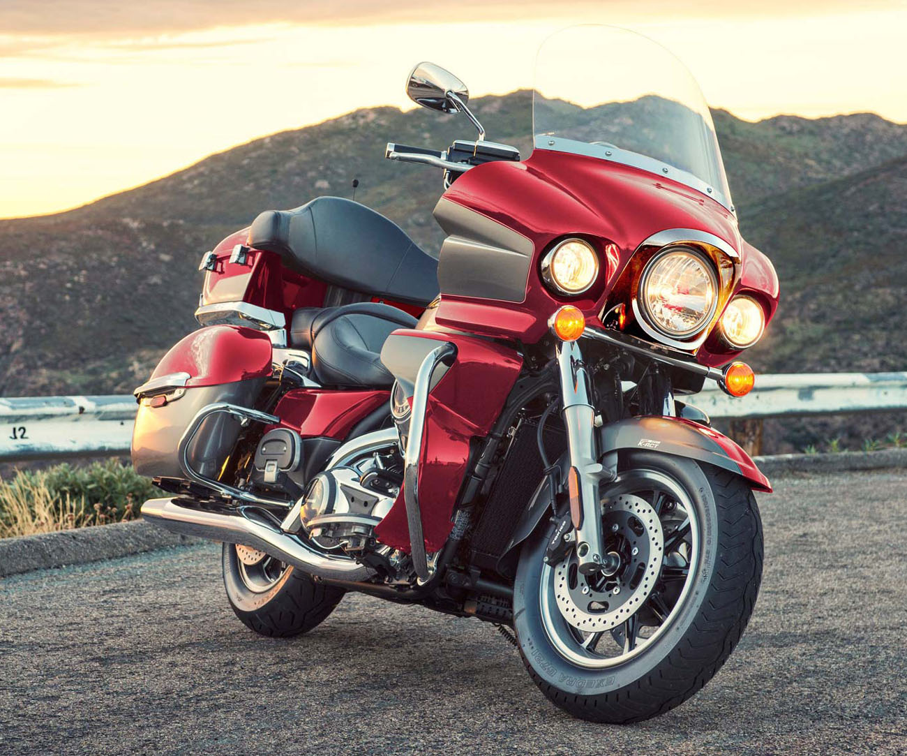 Мотоцикл Kawasaki VN 1700 Vulcan Voyager 2017 фото