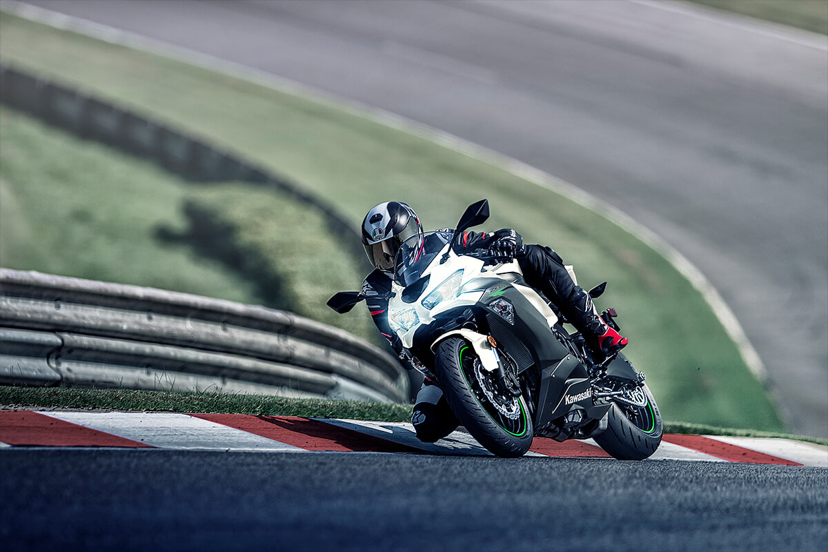 Мотоцикл Kawasaki ZX-6R Ninja 2021 фото