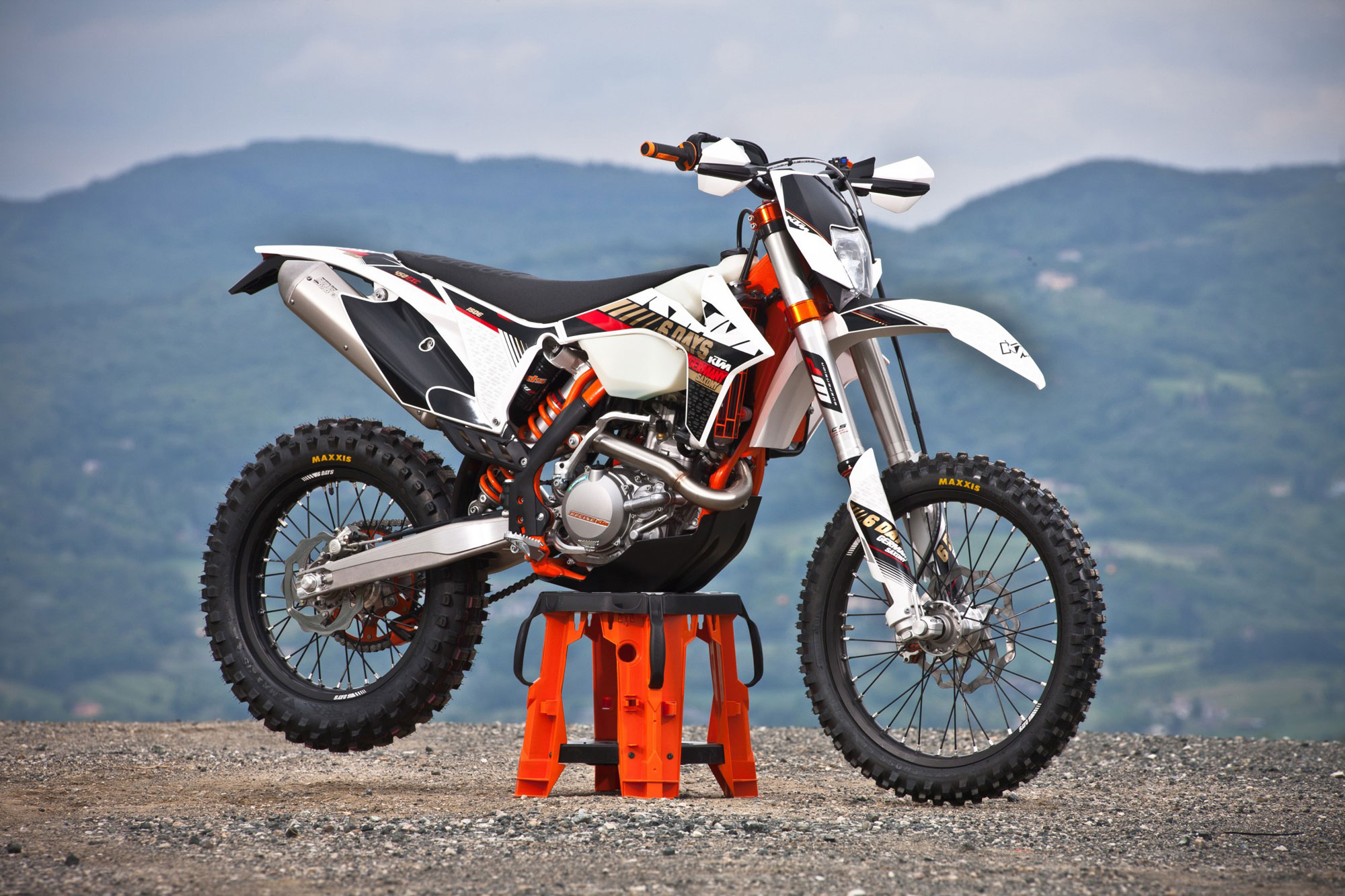 Мотоцикл KTM KTM 450 EXC SIX DAYS 2013 2013 Мотоцикл KTM KTM 450 EXC SIX DAYS 2013 2013