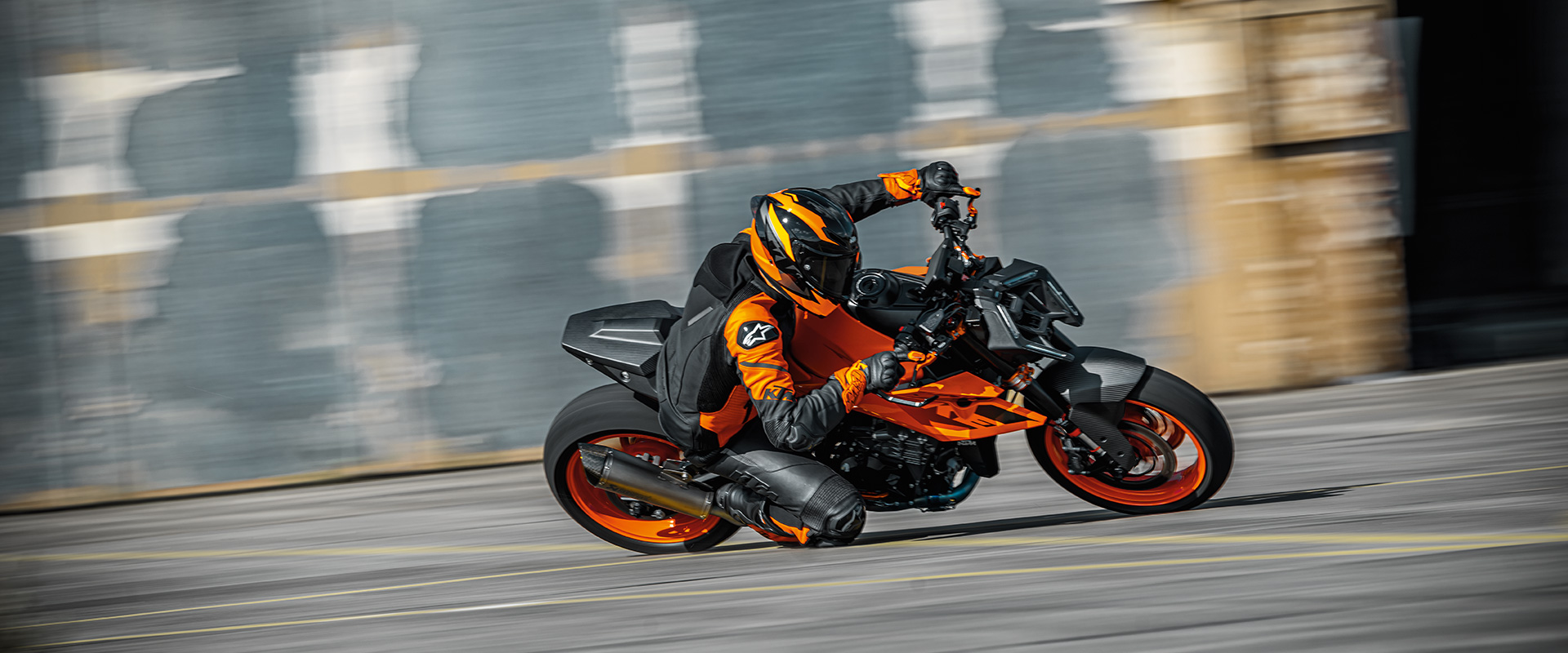 Мотоцикл KTM 990 Duke 2024 фото