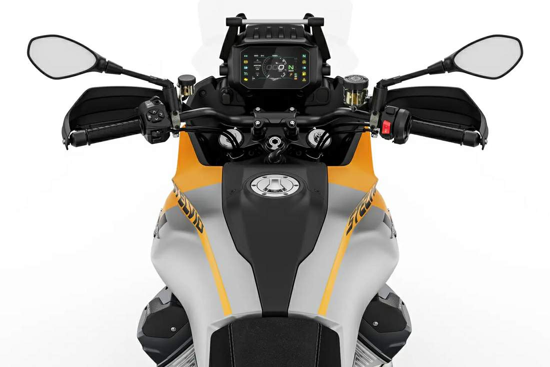 Мотоцикл Moto Guzzi Stelvio 2024 фото