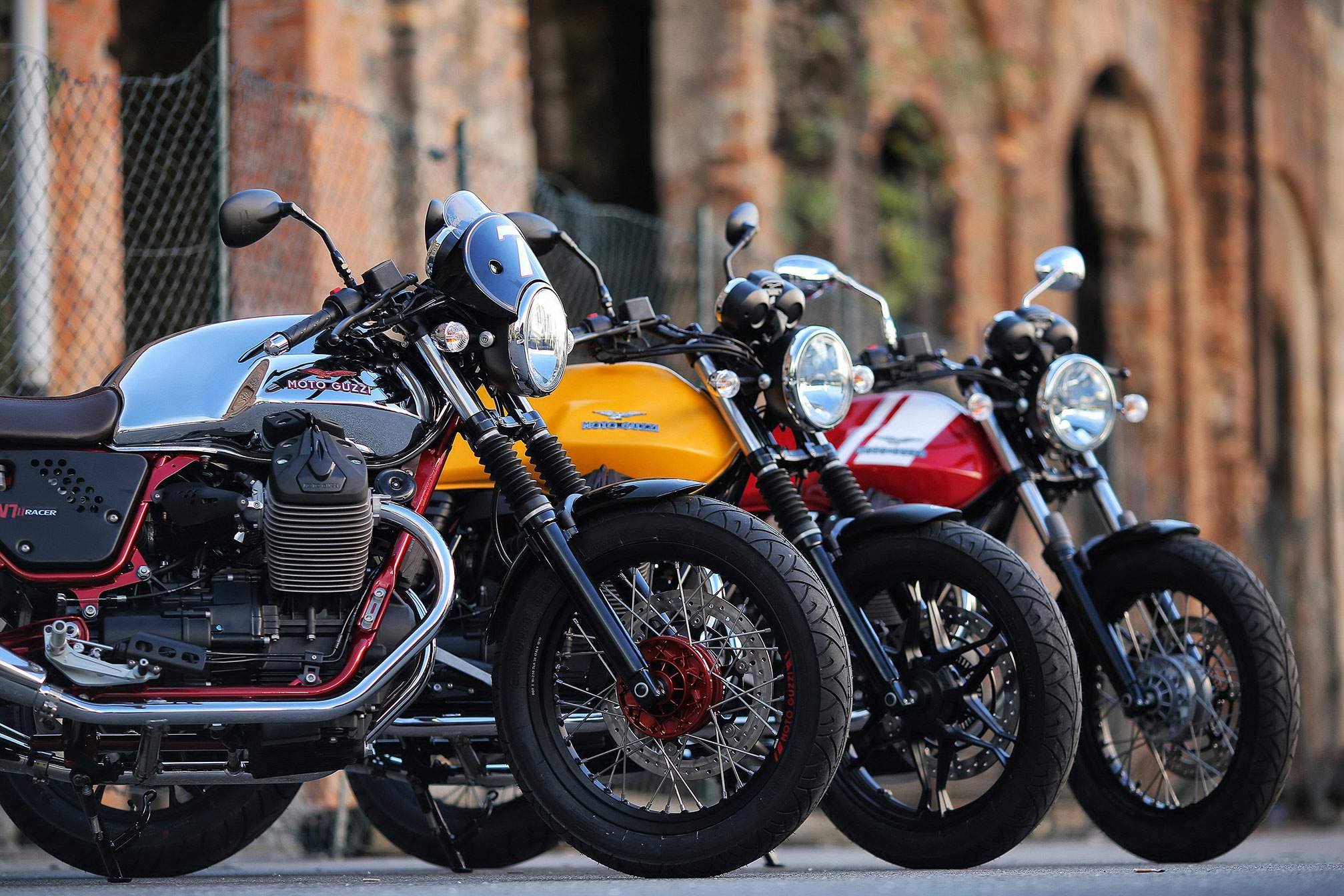 Мотоцикл Moto Guzzi V 7 II Stone 2015 фото