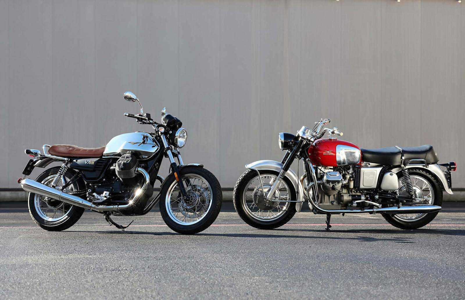 Мотоцикл Moto Guzzi V7 III Anniversario 2017 фото