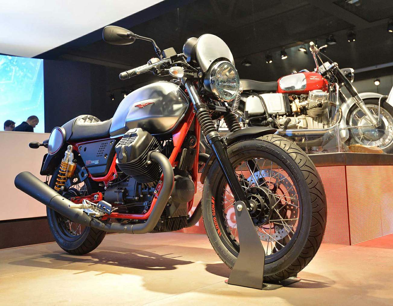 Мотоцикл Moto Guzzi V7 III Racer 2017 фото