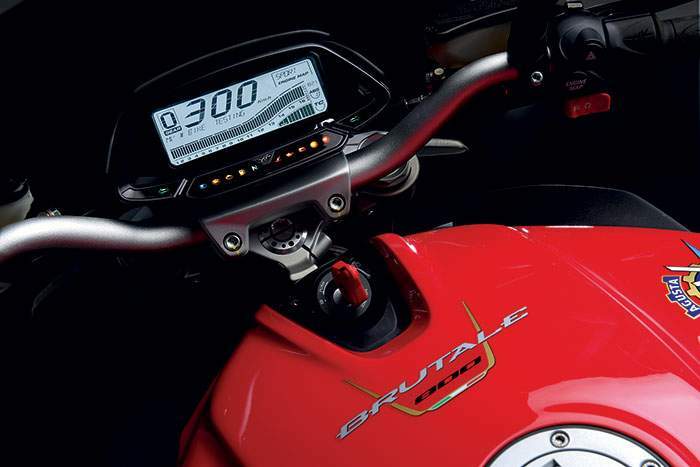 Мотоцикл MV Agusta Brutale 800 2016 фото