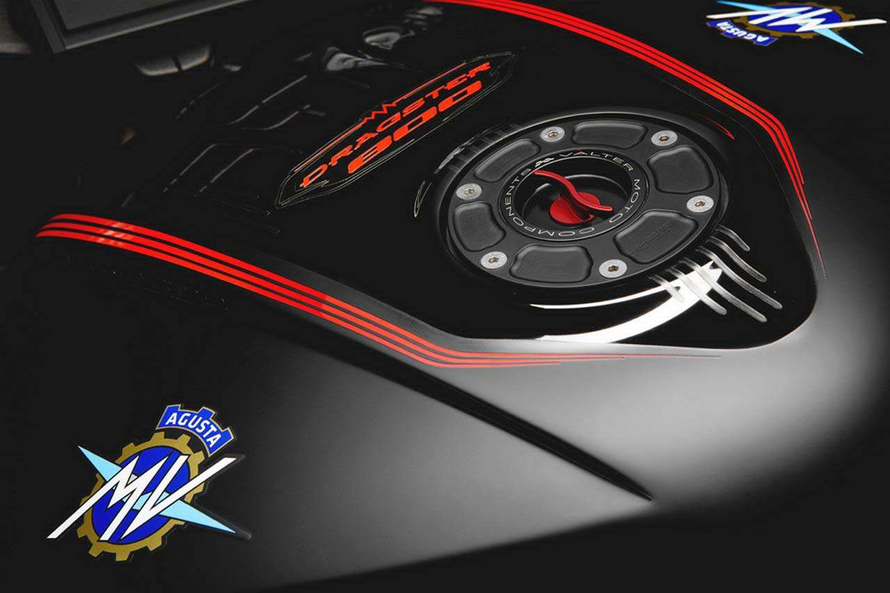 Мотоцикл MV Agusta Dragster 800 Blackout 2017 фото