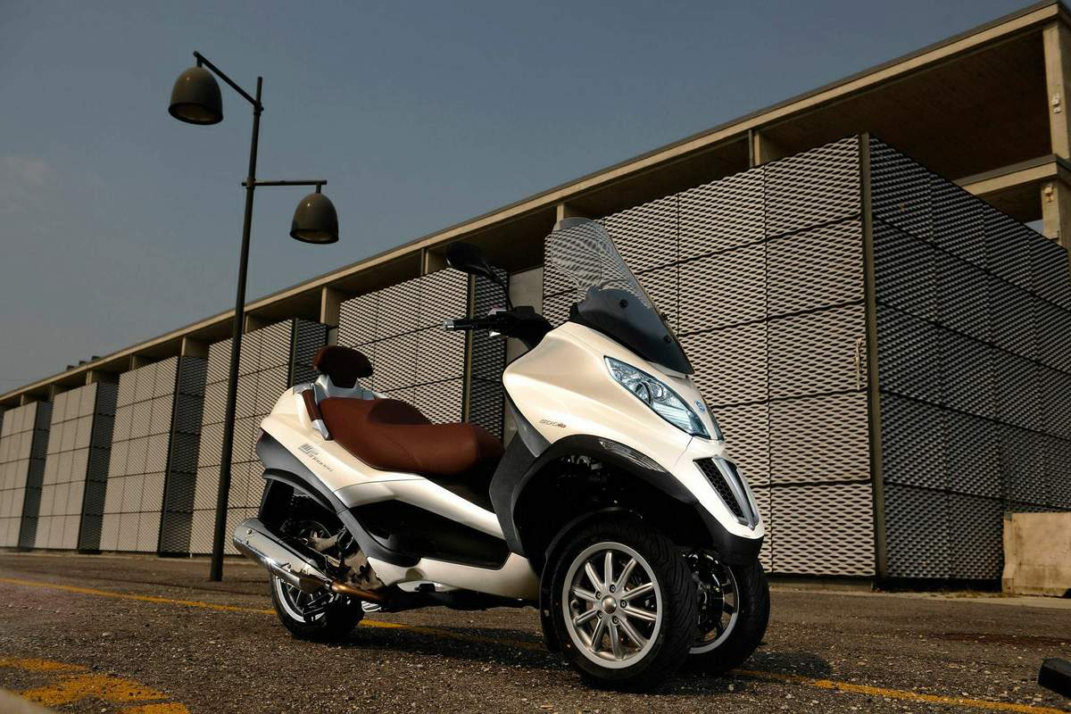 Мотоцикл Piaggio MP3 500ie 2012