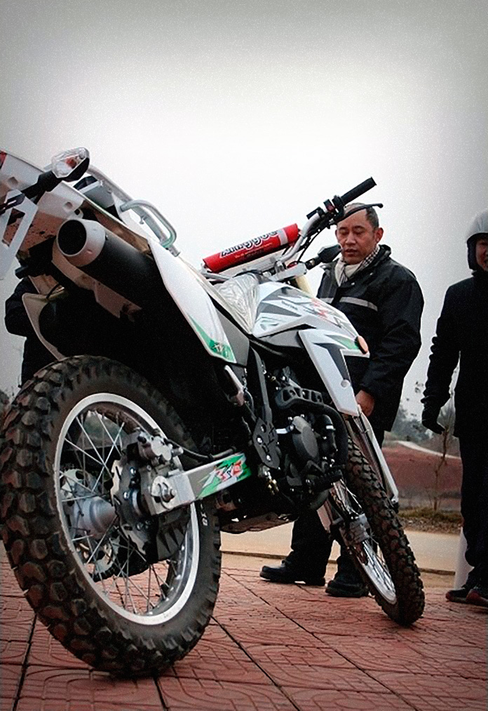 Мотоцикл Stels Stels 400 Enduro 2014 2014 Мотоцикл Stels Stels 400 Enduro 2014 2014