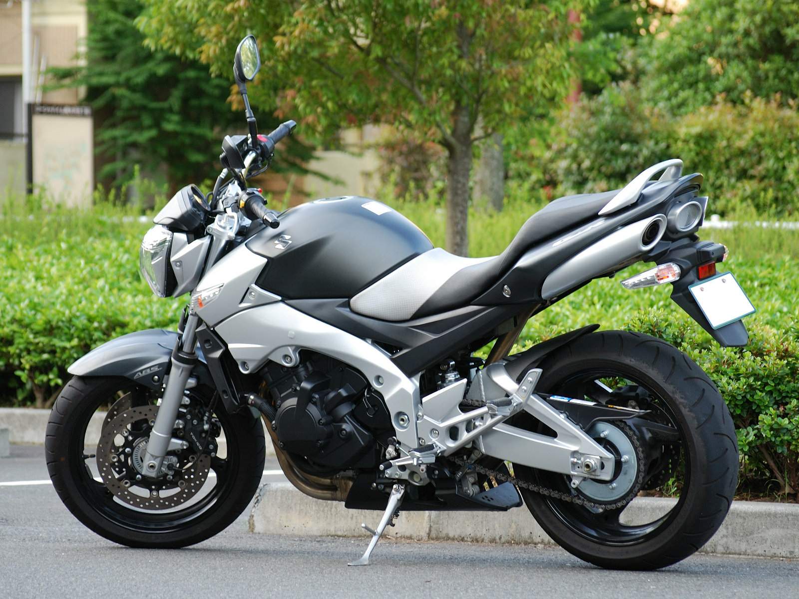 Мотоцикл Suzuki GSR 400 2014 фото