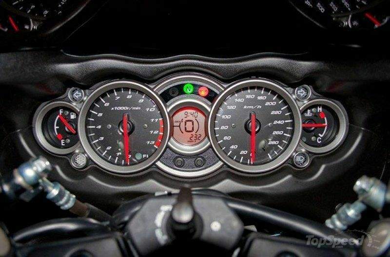 Мотоцикл Suzuki GSX 1300 R Hayabusa 2017 фото