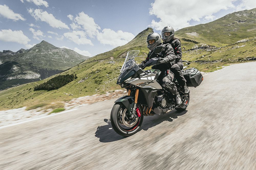 Мотоцикл Suzuki GSX-S1000GX 2024 фото