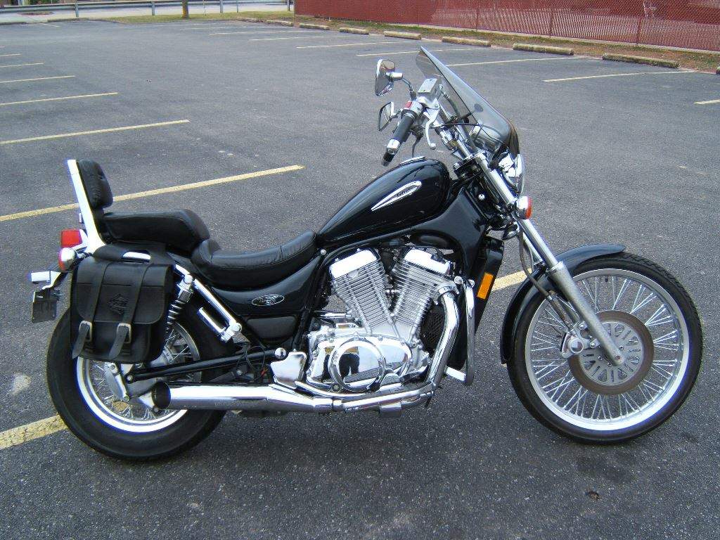 Мотоцикл Suzuki VS 750GL Intruder 1986 фото