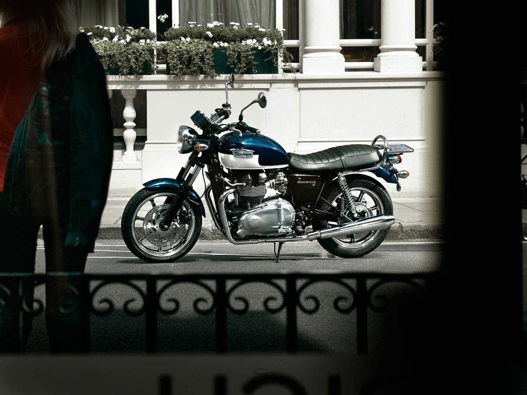 Мотоцикл Triumph Bonneville S.E. 2011 фото