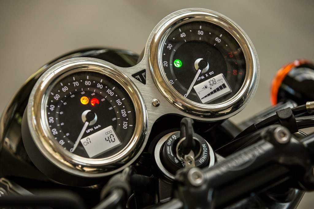 Мотоцикл Triumph Bonneville T100 Black 2017 фото