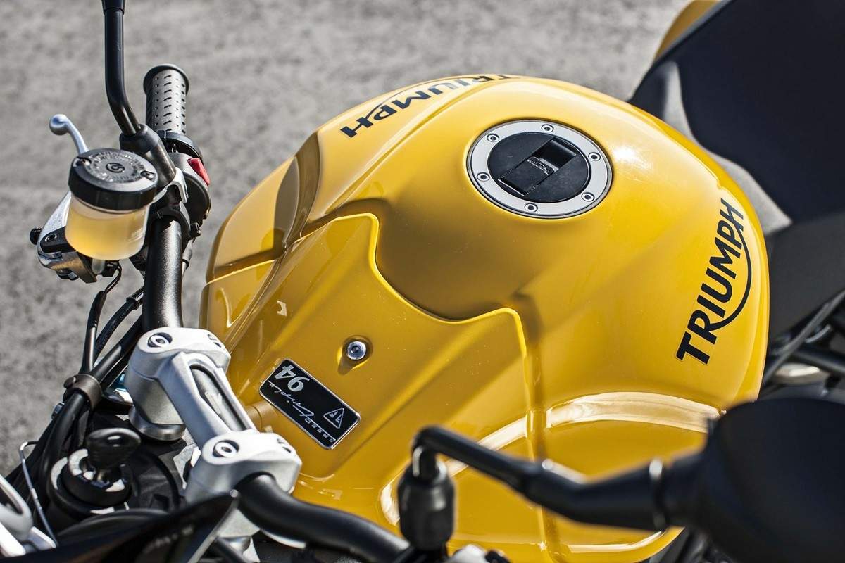 Мотоцикл Triumph Speed Triple 94 Special Edition 2015 фото